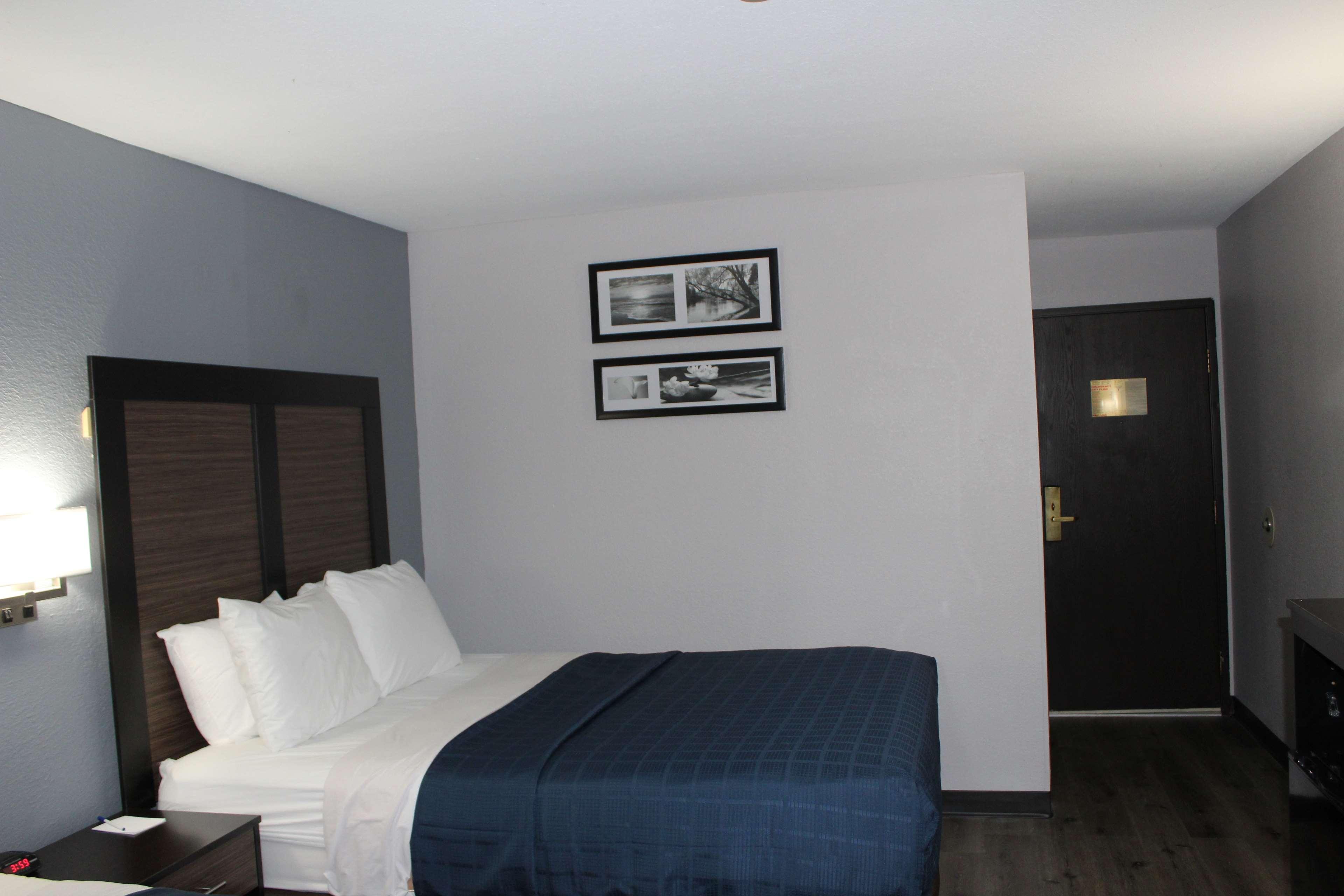 Hotel Ramada By Wyndham Cedar Rapids South Zewnętrze zdjęcie