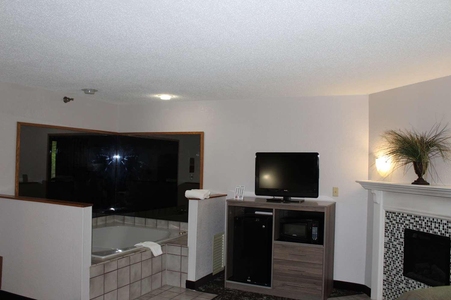 Hotel Ramada By Wyndham Cedar Rapids South Zewnętrze zdjęcie