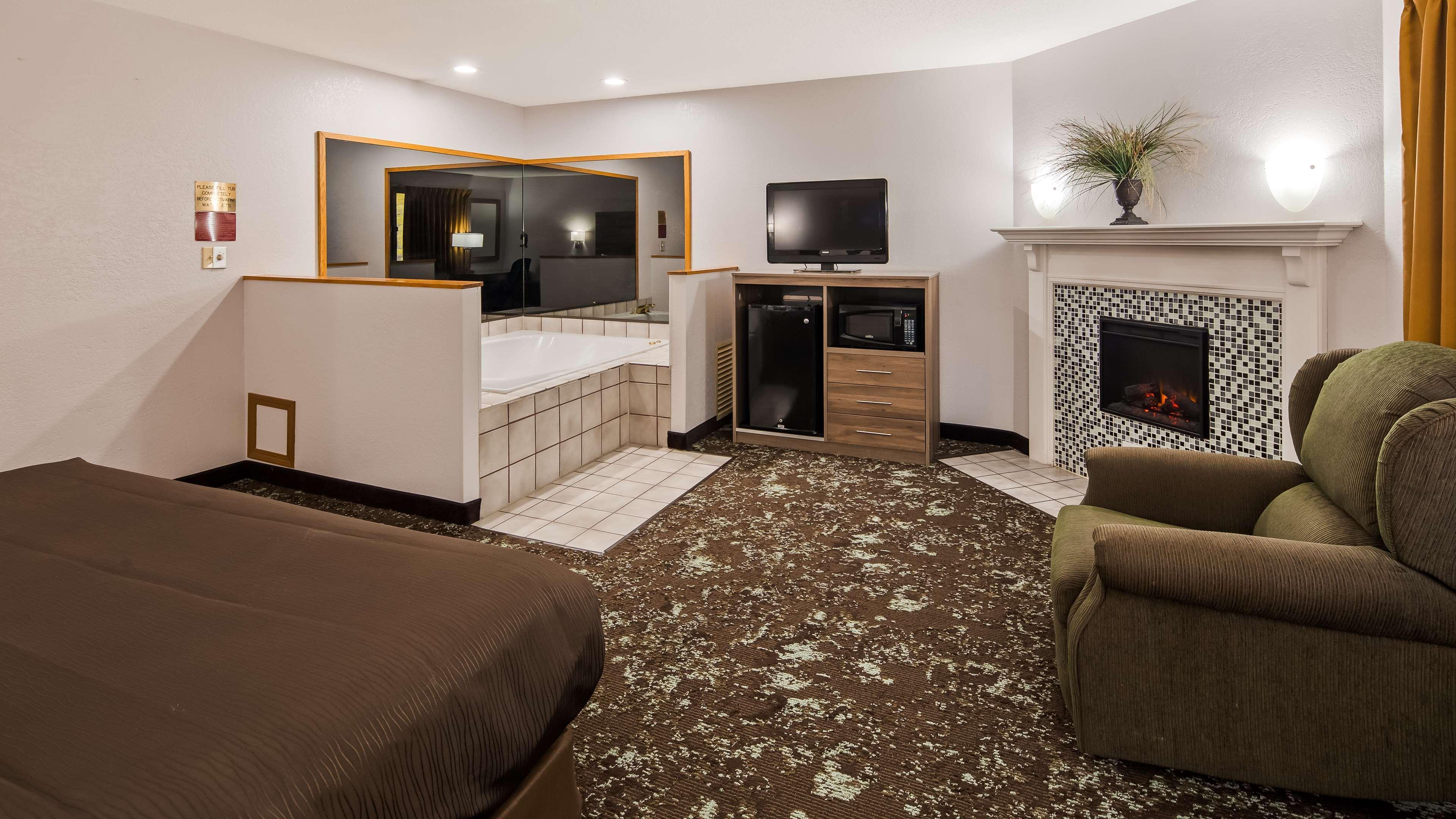 Hotel Ramada By Wyndham Cedar Rapids South Zewnętrze zdjęcie