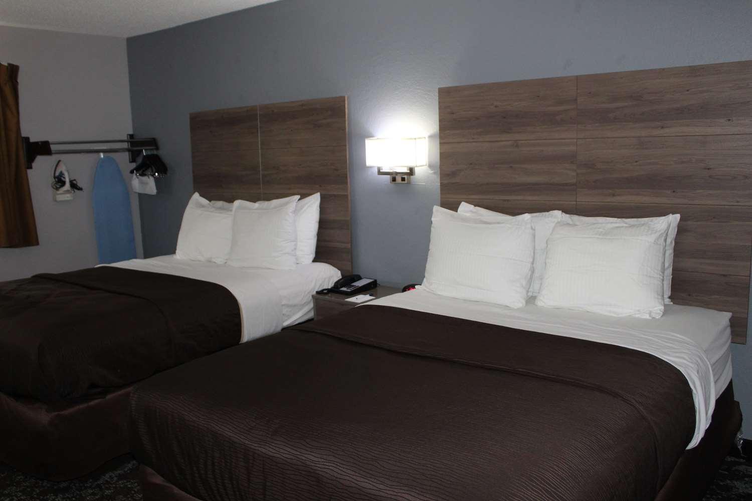 Hotel Ramada By Wyndham Cedar Rapids South Zewnętrze zdjęcie