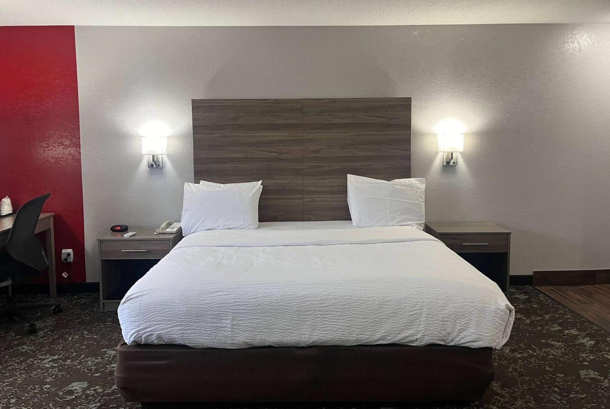 Hotel Ramada By Wyndham Cedar Rapids South Zewnętrze zdjęcie