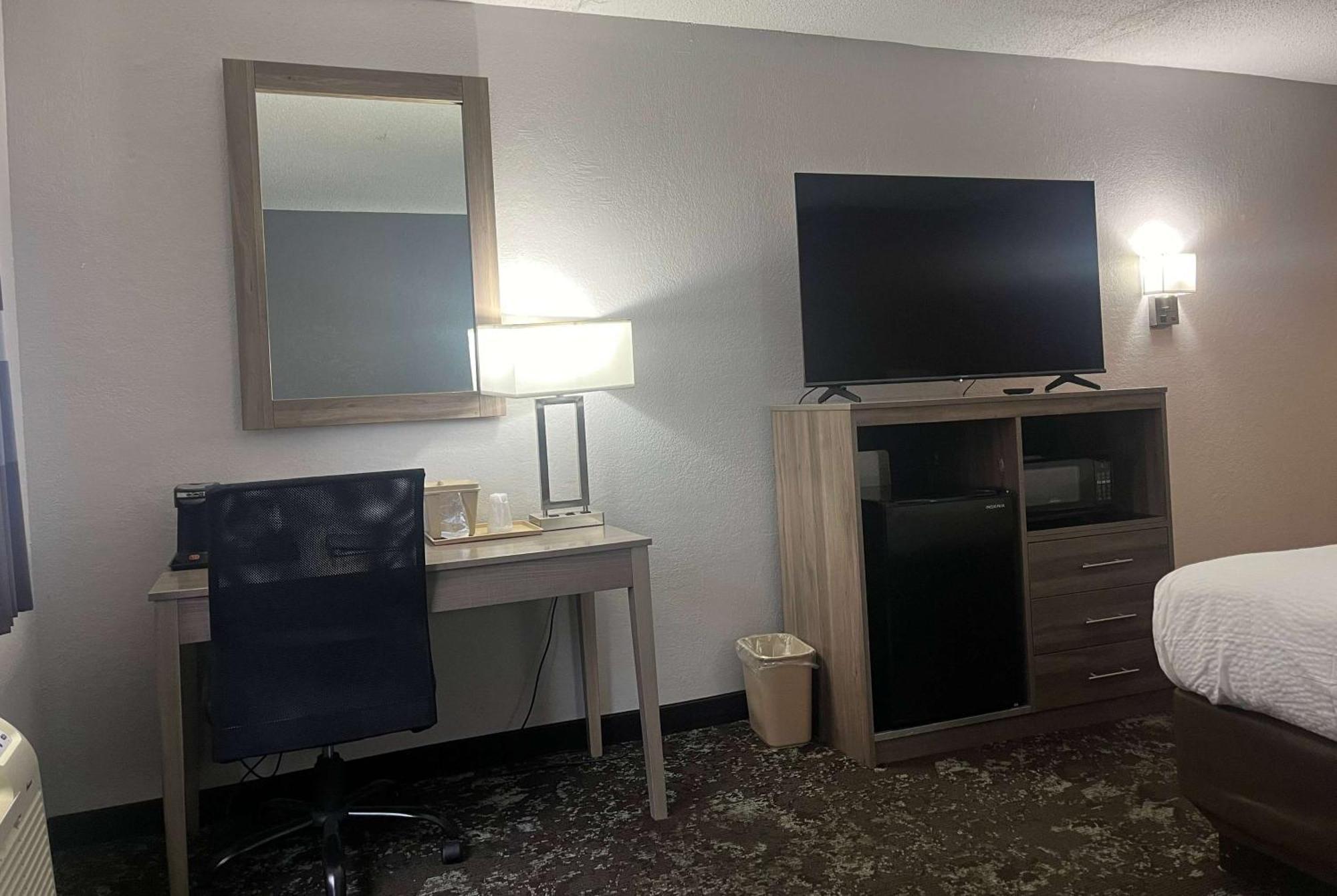 Hotel Ramada By Wyndham Cedar Rapids South Zewnętrze zdjęcie