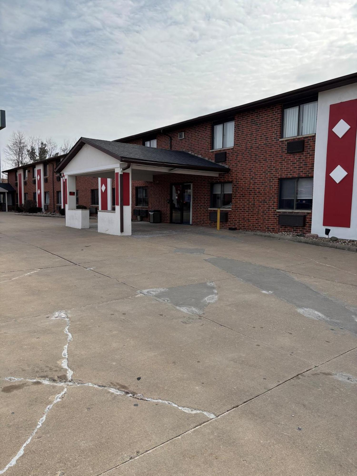 Hotel Ramada By Wyndham Cedar Rapids South Zewnętrze zdjęcie